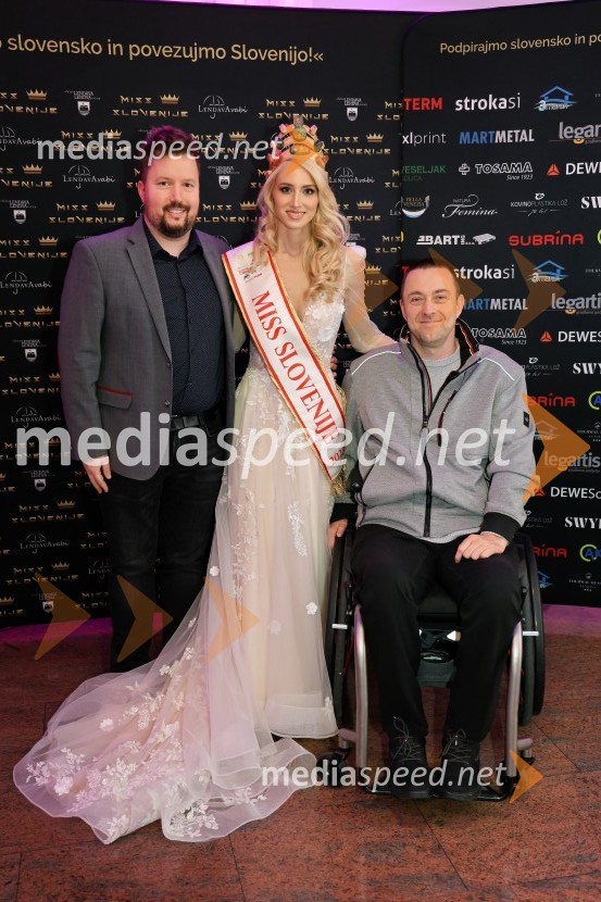  ... ;  Alida Tomanič, Miss Slovenije 2023;  Bogdan Kronovšek, direktor in lastnik podjetja KronotermMiss Slovenije 2024