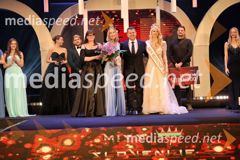  Mojca Šimnic Šolinc, direktorica Tosama;  Amadea Zupan, Miss Slovenia 2024;  Janez Magyar, župan, Občina Lendava;  Alida Tomanič, finalistka, Miss Slovenije 2023Miss Slovenije 2024