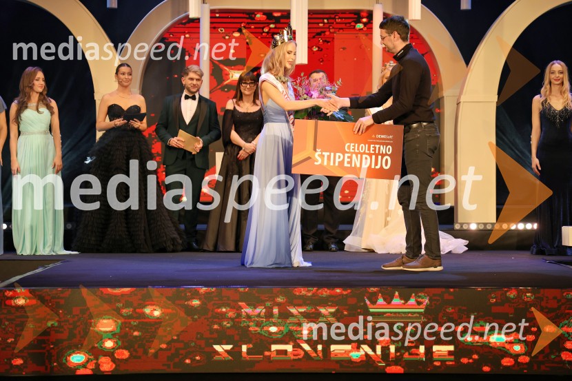  Amadea Zupan, Miss Slovenia 2024; dr. Jure Knez, tehnični direktor Dewesoft d.o.o.Miss Slovenije 2024