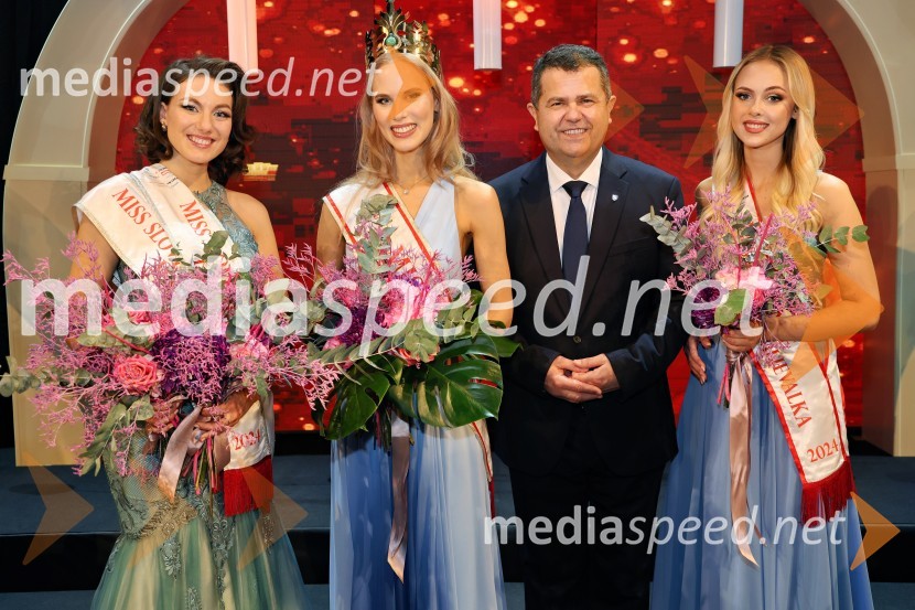  Katja Zver, prva spremljevalka, Miss Slovenije 2024;  Amadea Zupan, Miss Slovenia 2024;  Janez Magyar, župan, Občina Lendava;  Neja Prosenjak, druga spremljevalka, Miss Slovenije 2024Miss Slovenije 2024