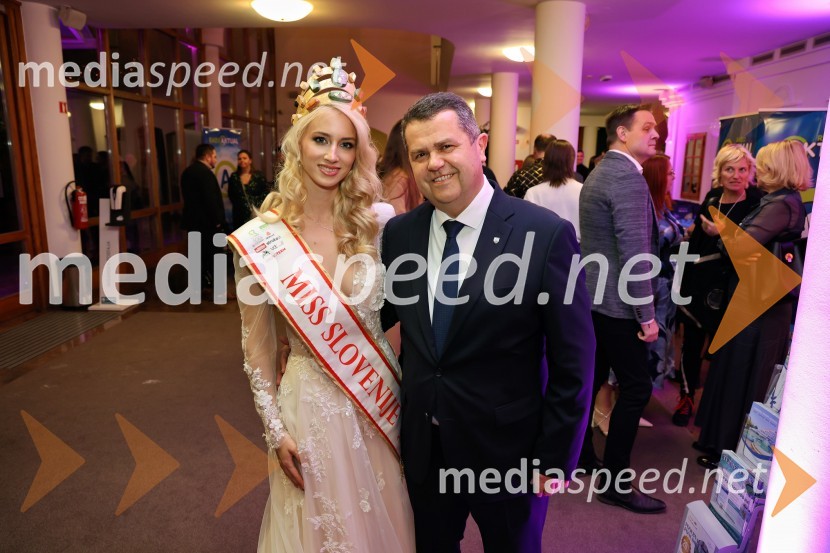  Alida Tomanič, Miss Slovenije 2023;  Janez Magyar, župan, Občina LendavaMiss Slovenije 2024