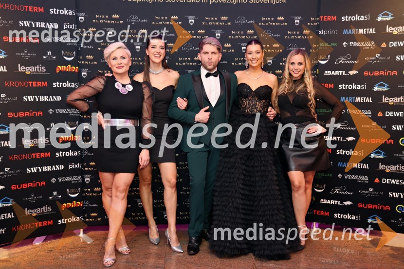  Ana  Praznik, voditeljica, pevka Bepop;  Alenka  Husič, pevka, skupina Bepop;  Klemen Bunderla, radijski voditelj, radio Aktual;  Maja Čolić, Miss Slovenije 2020/21;  Tinkara Fortuna, skupina BepopMiss Slovenije 2024