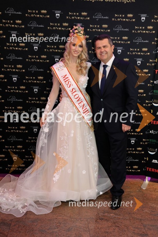  Alida Tomanič, Miss Slovenije 2023;  Janez Magyar, župan, Občina LendavaMiss Slovenije 2024