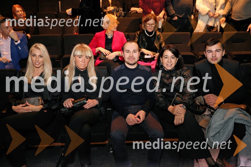  ... ;  ... ;  ... ;  Barbara Orozel Riedl;  Lars RiedlToxic, drama v Slovenskem narodnem gledališču Maribor