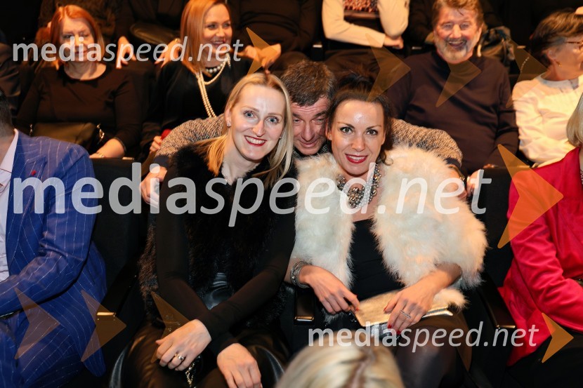  ... ;  Tijana Orešič Barač, dr. med. specialistka dermatologijeToxic, drama v Slovenskem narodnem gledališču Maribor