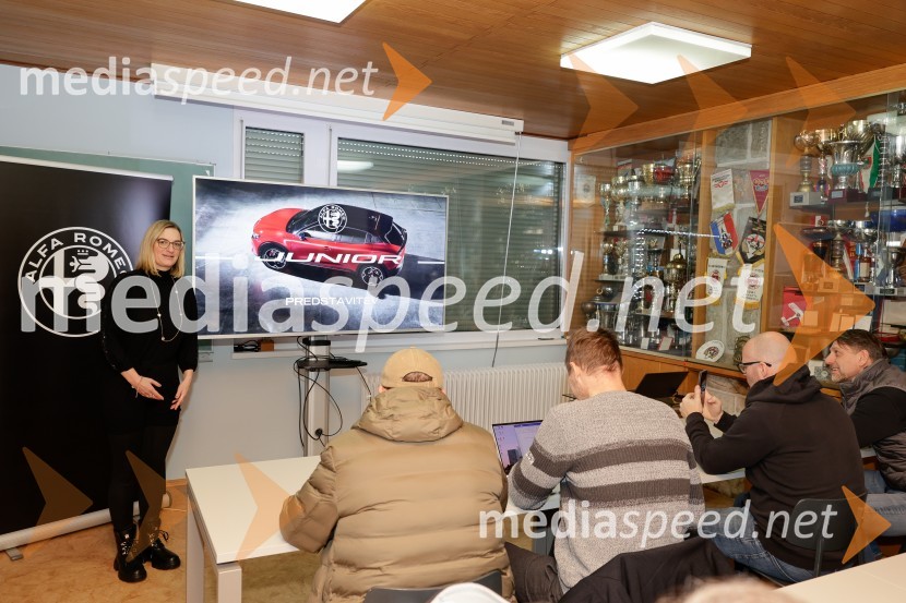 Alfa Romeo Junior, slovenska predstavitev