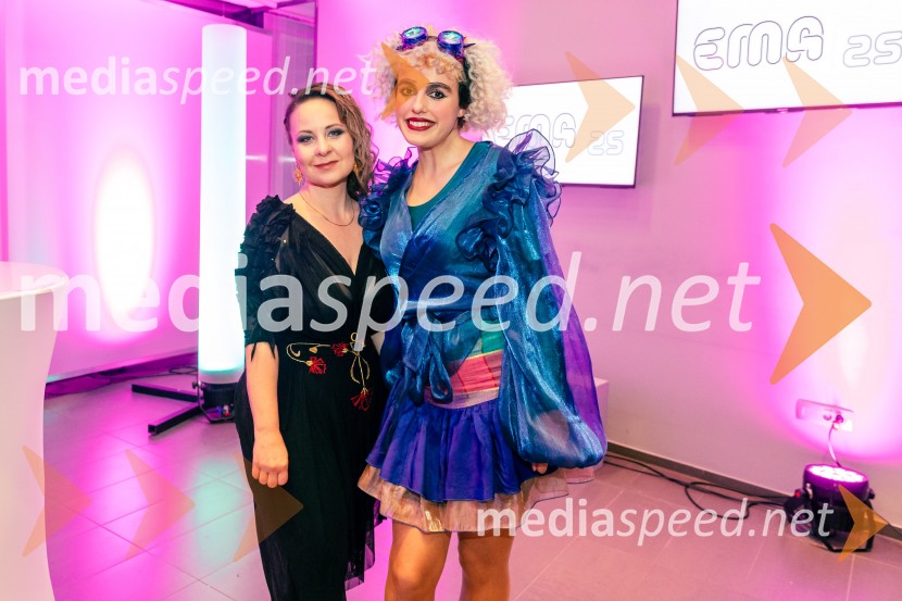  Zvezdana Novaković , pevka, harfistka, igralka, performerka;  Leatitia Kiki Pohl, KiKi, pevkaNastopajoči na Emi 2025