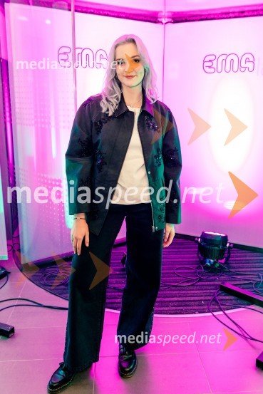  Trine Slabe, pevkaNastopajoči na Emi 2025