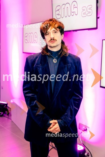 Gregor  Strasbergar, glasbena skupina MRFYNastopajoči na Emi 2025