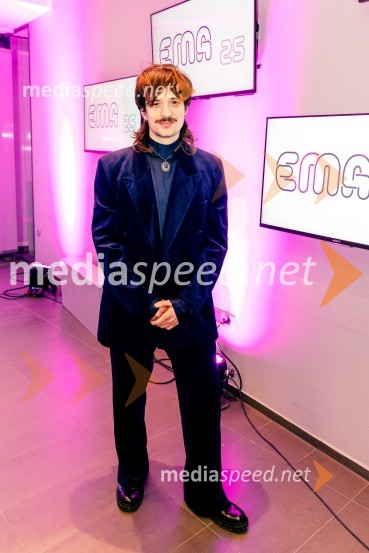  Gregor  Strasbergar, glasbena skupina MRFYNastopajoči na Emi 2025