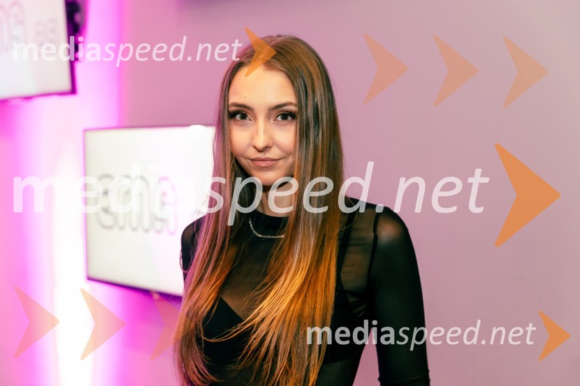  Ana Grdadolnik, ANNA, pevkaNastopajoči na Emi 2025