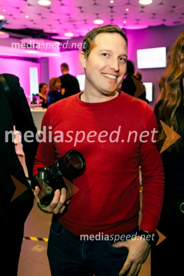  Adrijan Pregelj, fotografNastopajoči na Emi 2025