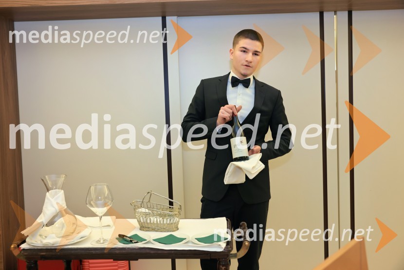  Art RomihSlavnostno kosilo z grškim chefom Steliosom Fanourakisom na SŠGT Maribor