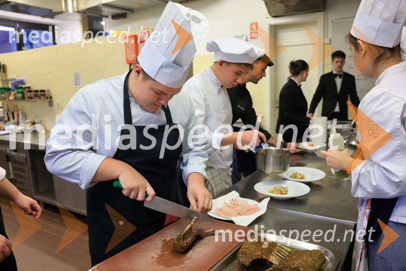  Benjamin Šeško, nogometašSlavnostno kosilo z grškim chefom Steliosom Fanourakisom na SŠGT Maribor