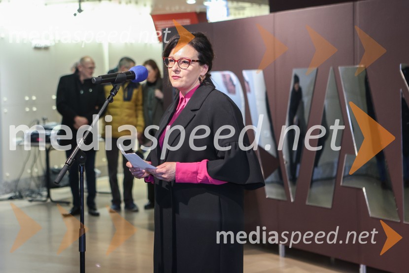  Barbara Koželj Podlogar,  direktorica, Direktorat za ustvarjalnosDušan Jovanović – Kulturni terorist, odprtje razstave v Cankarjevem domu