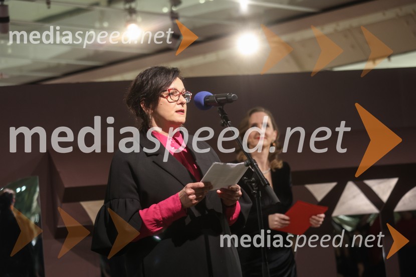  Barbara Koželj Podlogar, vršilka dolžnosti generalnega direktorja Direktorata za ustvarjalnost, Ministrstvo za kulturo;  Alenka Marinič, igralka in klovnesaDušan Jovanović – Kulturni terorist, odprtje razstave v Cankarjevem domu