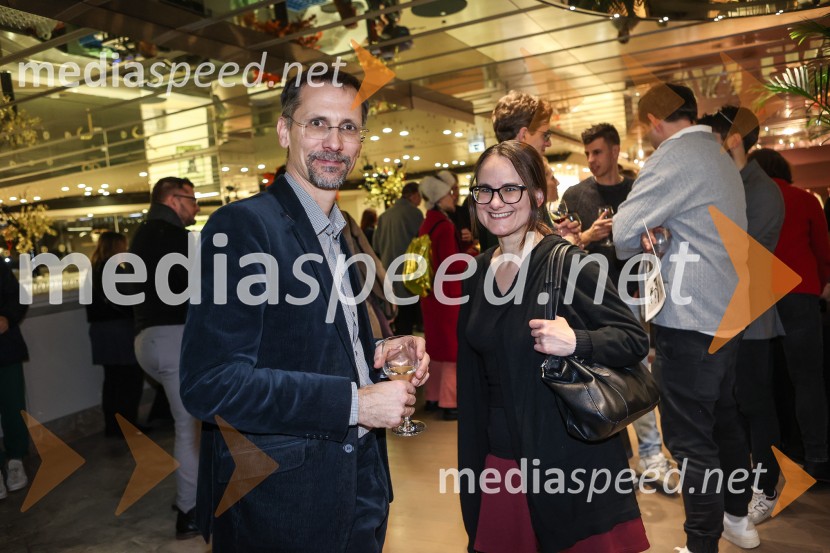  Gašper Troha,  publicist, kritik in teoretik;  ... Dušan Jovanović – Kulturni terorist, odprtje razstave v Cankarjevem domu