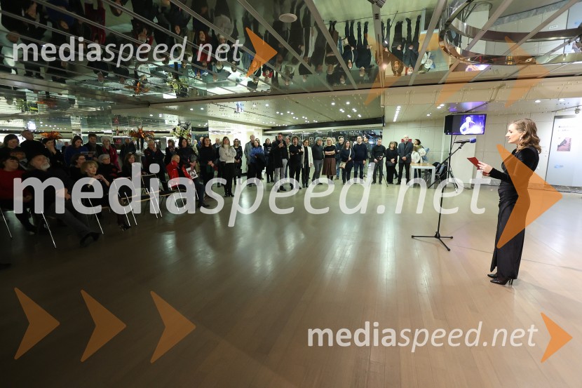  Alenka Marinič, igralka in klovnesaDušan Jovanović – Kulturni terorist, odprtje razstave v Cankarjevem domu