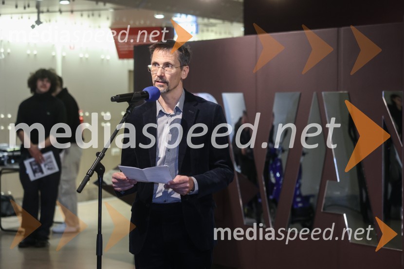  Gašper Troha,  publicist, kritik in teoretikDušan Jovanović – Kulturni terorist, odprtje razstave v Cankarjevem domu