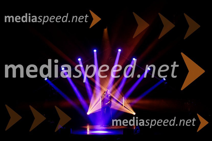 Lara Baruca v Kino Šiška z ekskluzivnim koncertom Potopljena v glasbo