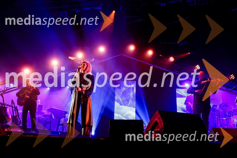 Lara Baruca v Kino Šiška z ekskluzivnim koncertom Potopljena v glasbo