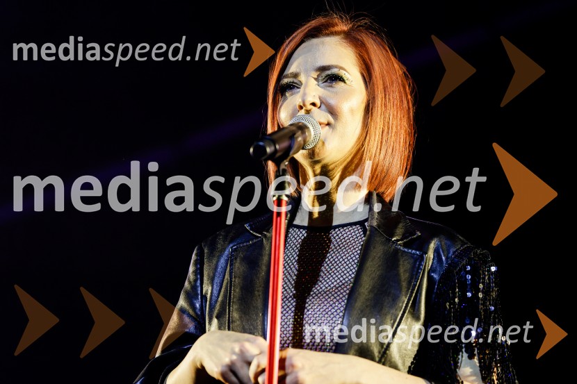 Lara Baruca v Kino Šiška z ekskluzivnim koncertom Potopljena v glasbo