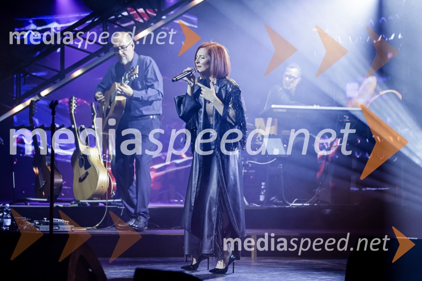 Lara Baruca v Kino Šiška z ekskluzivnim koncertom Potopljena v glasbo