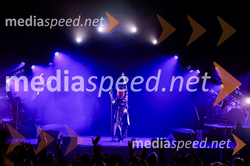 Lara Baruca v Kino Šiška z ekskluzivnim koncertom Potopljena v glasbo