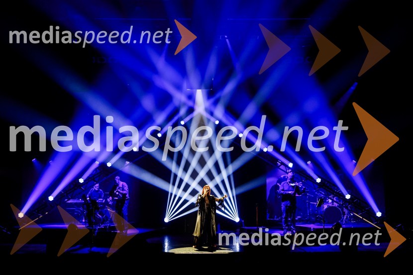 Lara Baruca v Kino Šiška z ekskluzivnim koncertom Potopljena v glasbo