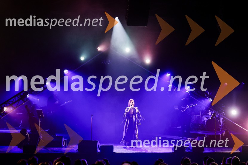 Lara Baruca v Kino Šiška z ekskluzivnim koncertom Potopljena v glasbo