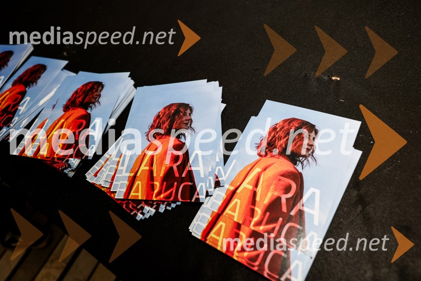 Lara Baruca v Kino Šiška z ekskluzivnim koncertom Potopljena v glasbo