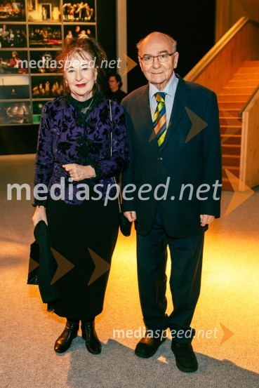  Polona Vetrih, igralka;  Mitja Rotovnik, nekdanji direktor Cankarjevega domaPremiera Cankarjeve igre Za narodov blagor, SNG Drama Ljubljana