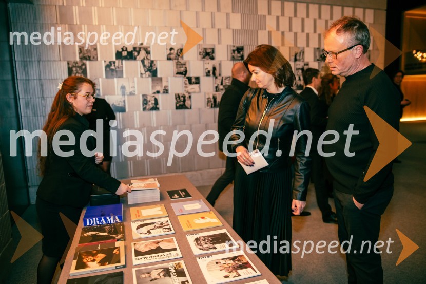  ... ;  Tanja Fajon, podpredsednica vlade in ministrica za zunanje zadeve;  Veit-Ulrich Braun, novinarPremiera Cankarjeve igre Za narodov blagor, SNG Drama Ljubljana