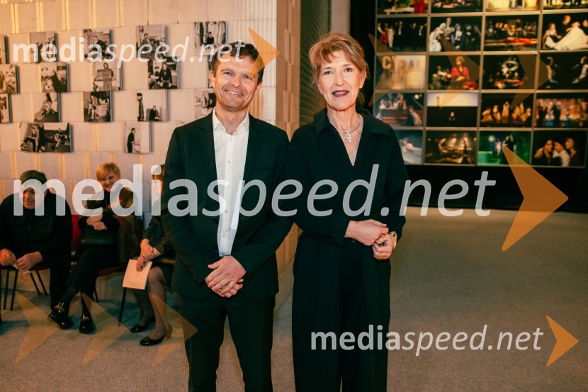 mag. Boštjan Škufca Zaveršek, podpredsednik uprave, Telekom Slovenije ;  Vesna Jurca Tadel, ravnateljica SNG Drama LjubljanaPremiera Cankarjeve igre Za narodov blagor, SNG Drama Ljubljana