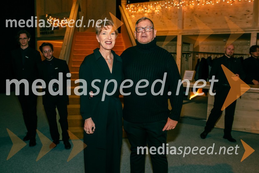  Vesna Jurca Tadel, ravnateljica SNG Drama Ljubljana;  Robert Waltl, direktor, Mini teaterPremiera Cankarjeve igre Za narodov blagor, SNG Drama Ljubljana