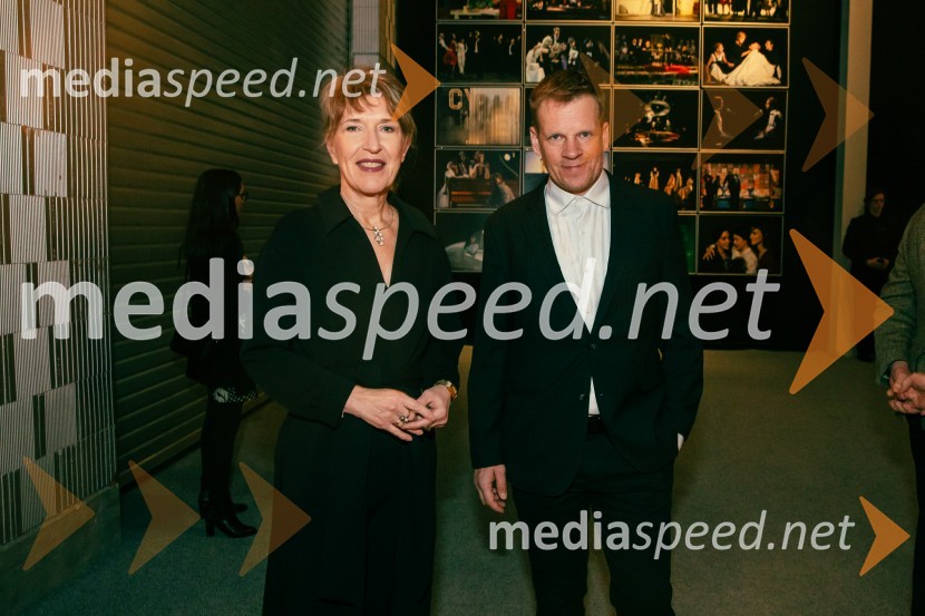  Vesna Jurca Tadel, ravnateljica SNG Drama Ljubljana;  Luka Nabergoj, pomočnik ravnateljice SNG Drama LjubljanaPremiera Cankarjeve igre Za narodov blagor, SNG Drama Ljubljana