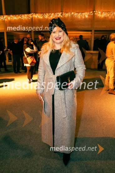  Danica Lovenjak, novinarka, voditeljicaPremiera Cankarjeve igre Za narodov blagor, SNG Drama Ljubljana