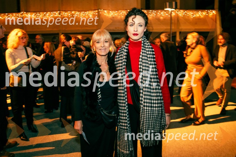  Barbra Jermann, urednica revije Suzy;  Urška Centa, plesalka flamenkaPremiera Cankarjeve igre Za narodov blagor, SNG Drama Ljubljana