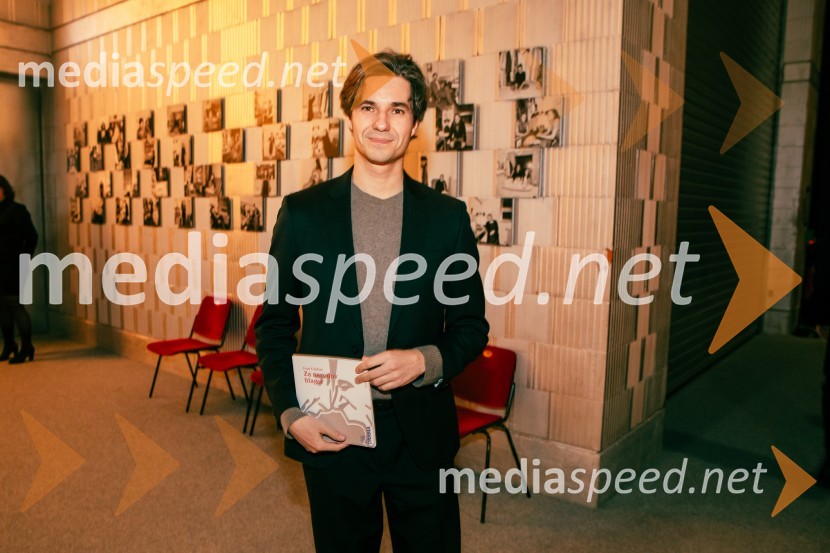  Luka Mesec, podpredsednik vlade in minister za delo, družino, socialne zadeve in enake možnostiPremiera Cankarjeve igre Za narodov blagor, SNG Drama Ljubljana