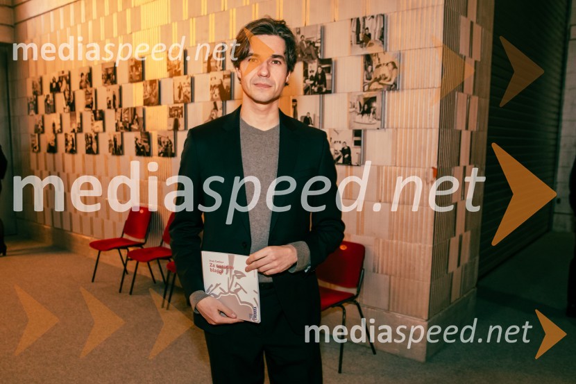  Luka Mesec, podpredsednik vlade in minister za delo, družino, socialne zadeve in enake možnostiPremiera Cankarjeve igre Za narodov blagor, SNG Drama Ljubljana