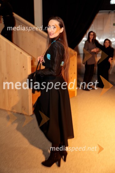  Gaja Višnar, igralkaPremiera Cankarjeve igre Za narodov blagor, SNG Drama Ljubljana