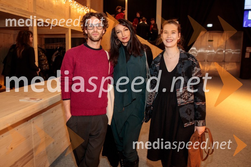  ... ;  Vesna Milek, novinarka in publicistka;  ... Premiera Cankarjeve igre Za narodov blagor, SNG Drama Ljubljana