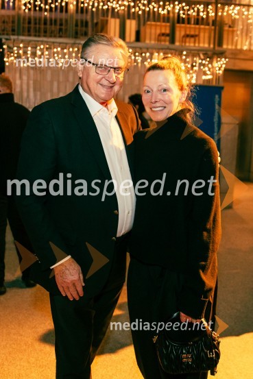  Dušan Mlakar, režiser;  Nataša Matjašec Rošker, igralkaPremiera Cankarjeve igre Za narodov blagor, SNG Drama Ljubljana