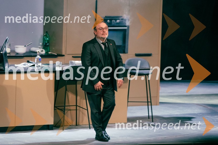  Bojan Emeršič, igralecPremiera Cankarjeve igre Za narodov blagor, SNG Drama Ljubljana