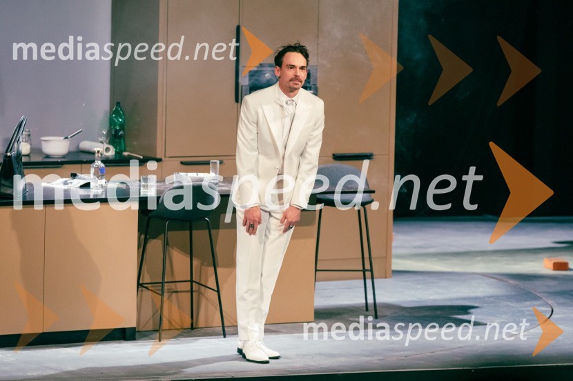  Nejc Cijan Garlatti, igralecPremiera Cankarjeve igre Za narodov blagor, SNG Drama Ljubljana