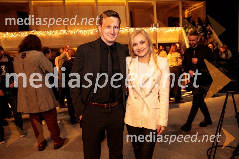  Nejc Avbelj, producent;  Eva Černe, pevkaPremiera Cankarjeve igre Za narodov blagor, SNG Drama Ljubljana