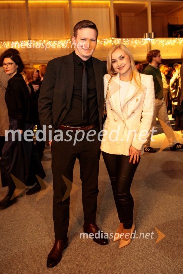  Nejc Avbelj, producent;  Eva Černe, pevkaPremiera Cankarjeve igre Za narodov blagor, SNG Drama Ljubljana