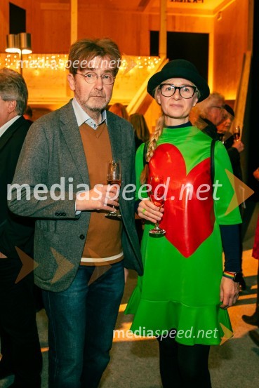  Marko Crnkovič, kolumnist, urednik portala Fokus Pokus;  Natalija Pihler, profesorica nemščinePremiera Cankarjeve igre Za narodov blagor, SNG Drama Ljubljana