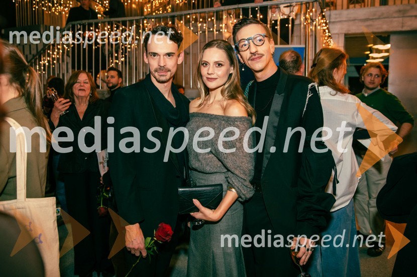  Nejc Cijan Garlatti, igralec;  Tina Tomšič;  ... Premiera Cankarjeve igre Za narodov blagor, SNG Drama Ljubljana