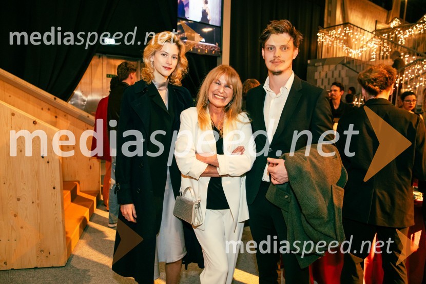  Sofija Šoškič, Immortal Models;  Zvezdana  Mlakar, igralka;  Lan KlemencPremiera Cankarjeve igre Za narodov blagor, SNG Drama Ljubljana